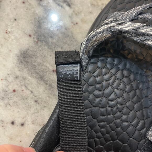 Chaco Woman’s Sandals 9 - Picture 5 of 5